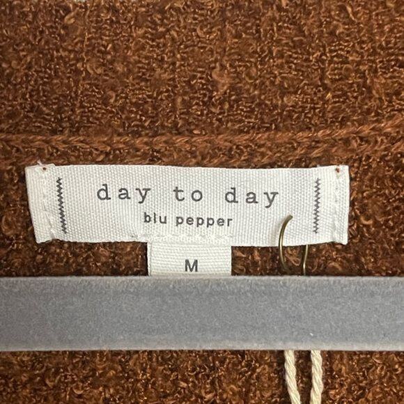 Day‎ to Day Blu Pepper Chocolate Brown V-Neck Sweater Size M NWT - Picture 6 of 8